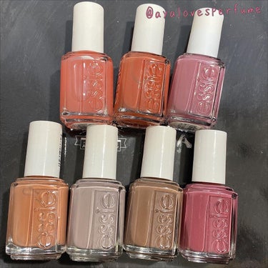 個人輸入で購入したessie7色ののスウォッチです

545 pink glove service 
essieを通るなら必修と言っても過言ではないグロスカラー
血色よくツヤツヤになれるので1本あるとも