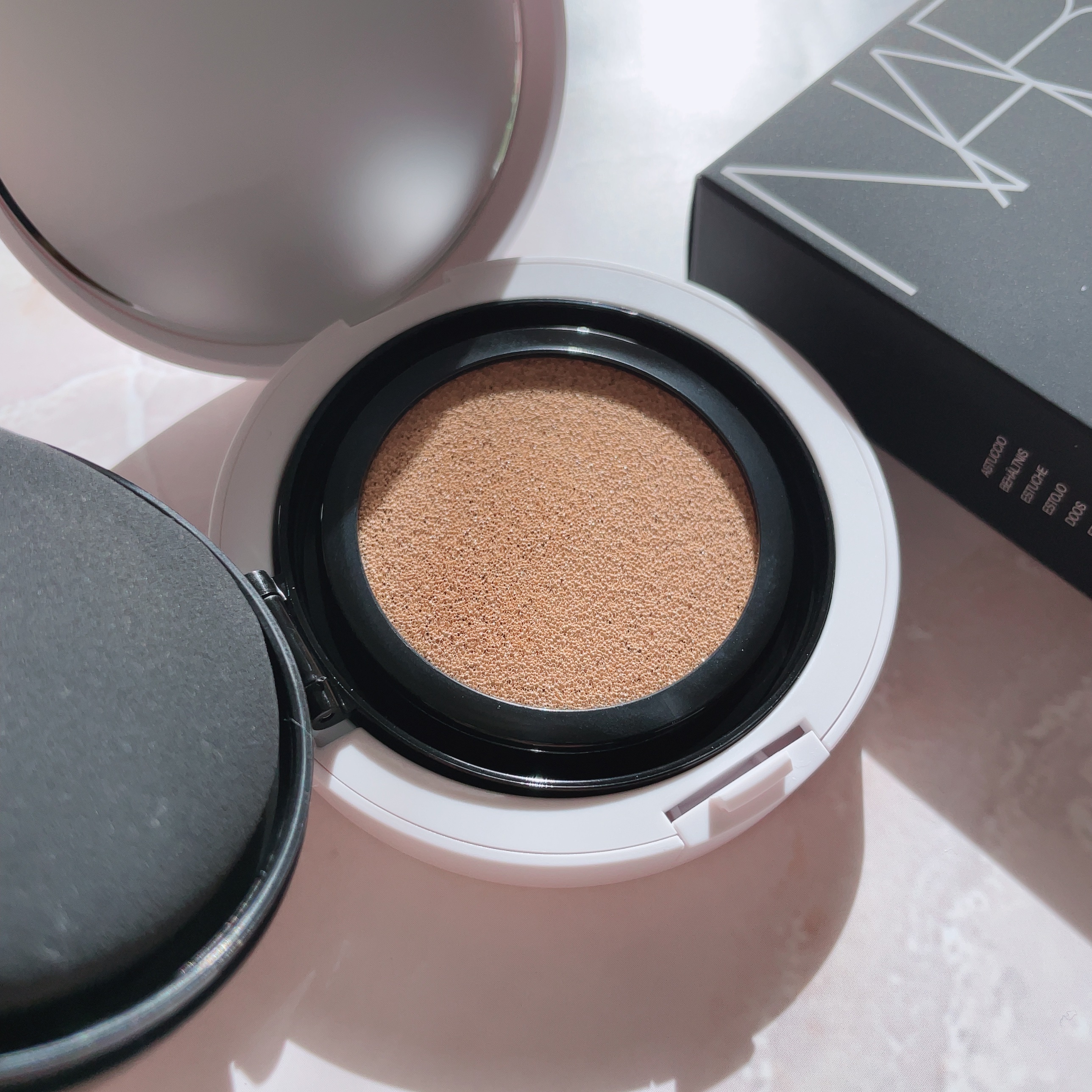 NARS ライトリフレクティング セラムクッション ファンデーション/NARS/クッションファンデーションを使ったクチコミ（2枚目）