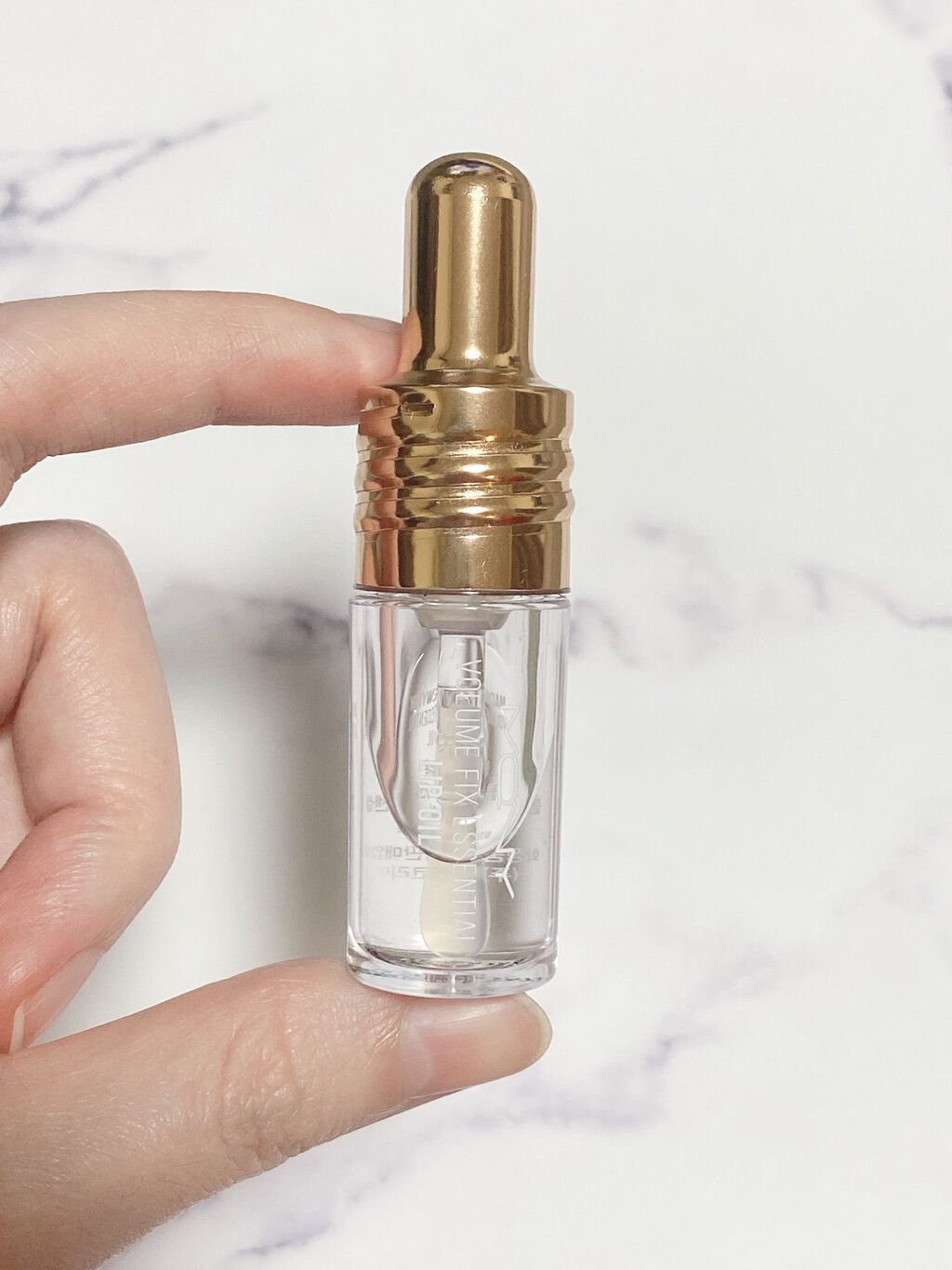 ボリュームフィックスエッセンシャルリップオイル/MACQUEEN NEWYORK/リップグロスを使ったクチコミ（1枚目）