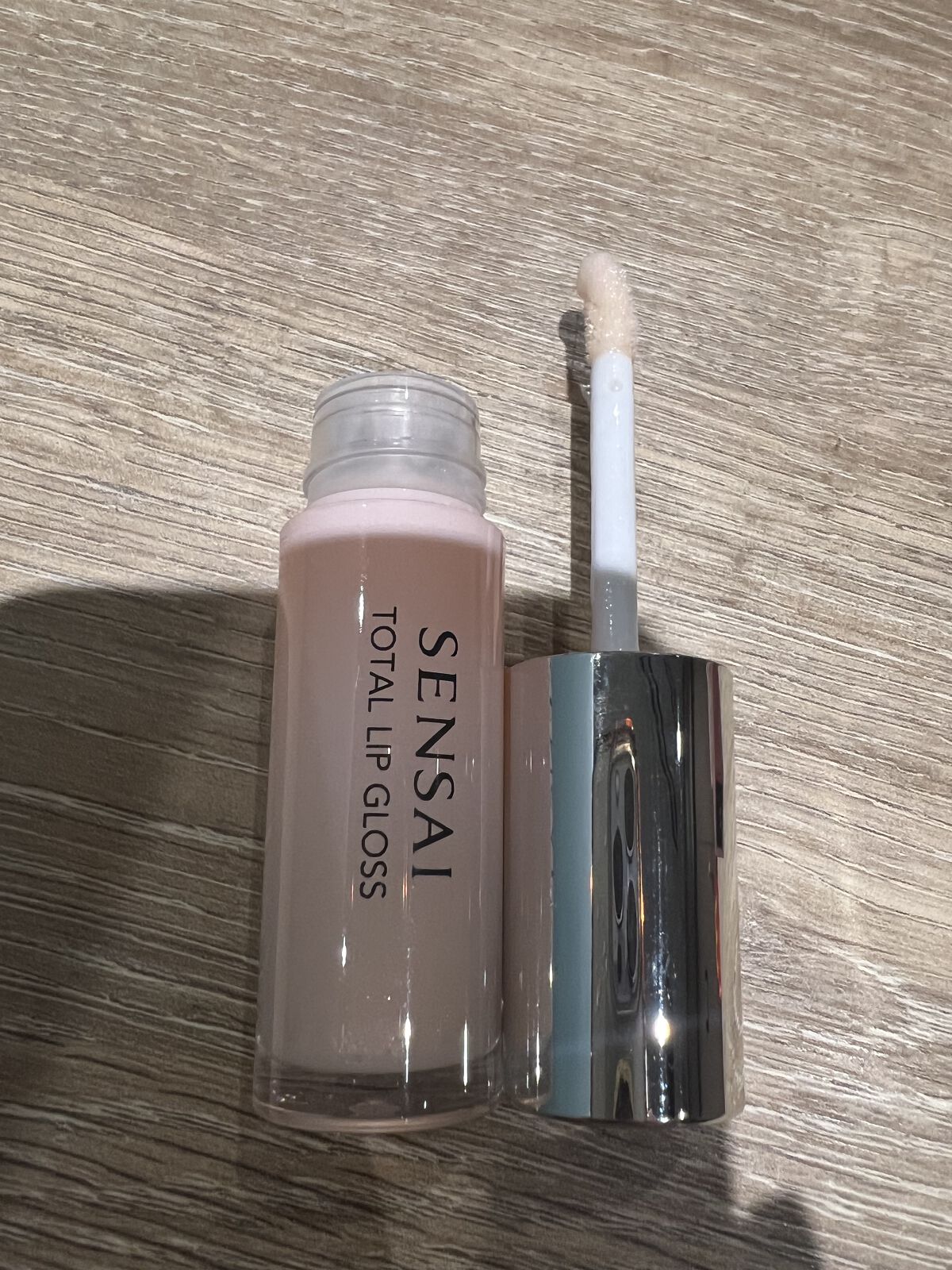 センサイ トータルリップグロス/SENSAI/リップグロスを使ったクチコミ（2枚目）