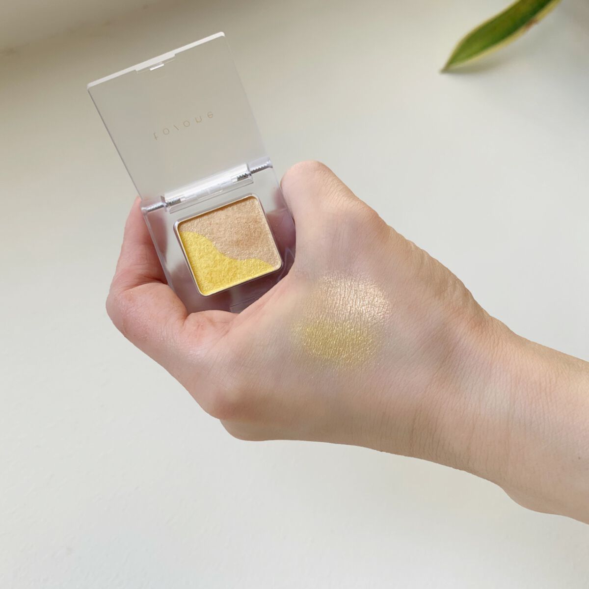 トーン ペタル アイシャドウ/to/one/アイシャドウパレットを使ったクチコミ(2枚目)