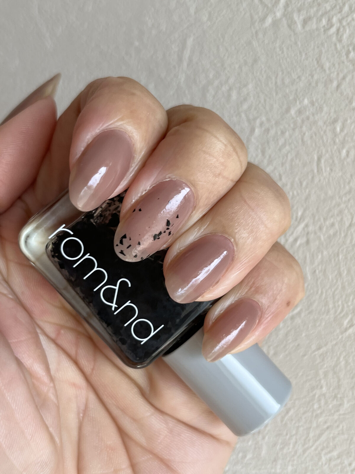 ムードペブルネイル/rom&nd/マニキュアを使ったクチコミ（1枚目）