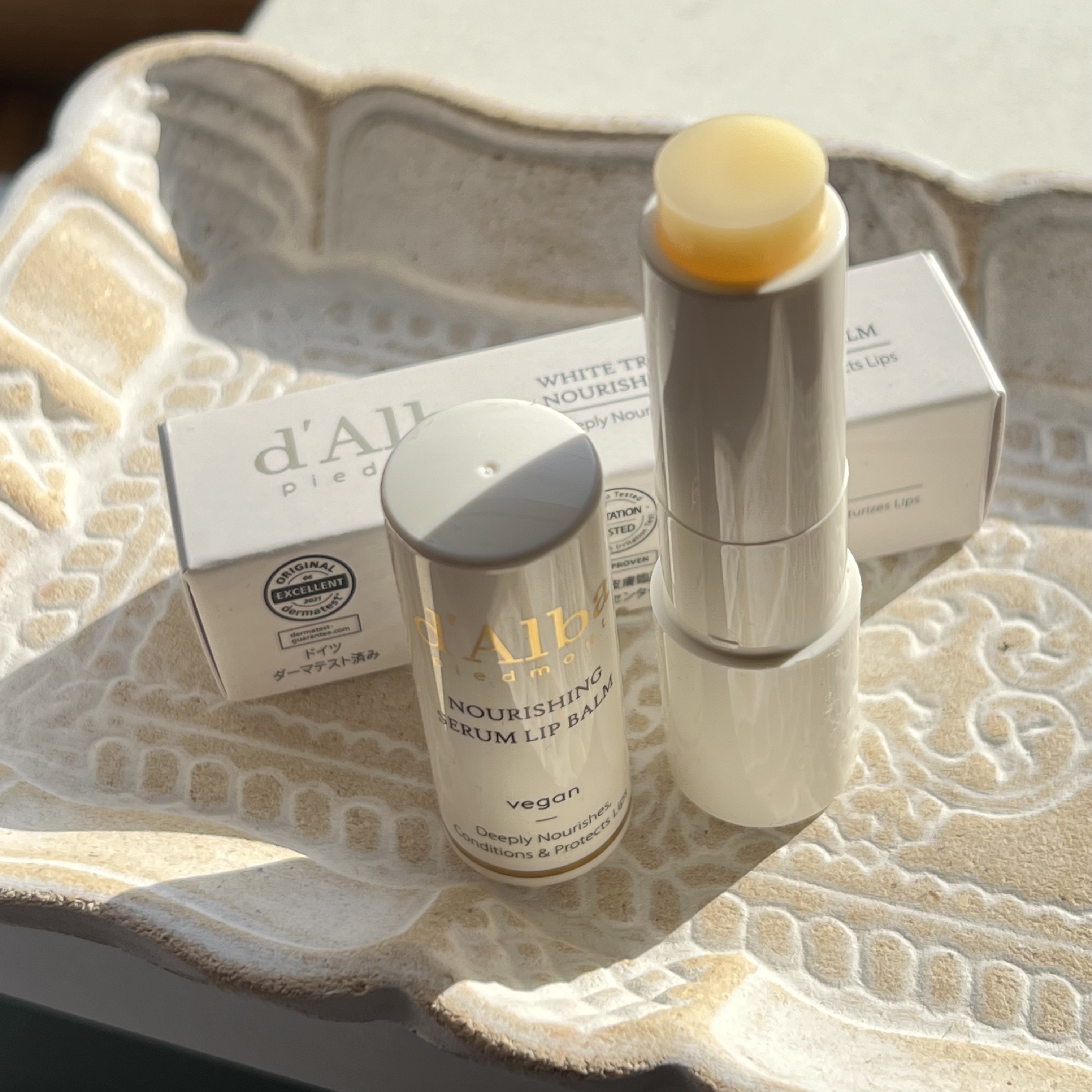 ホワイトトリュフナリシングセラムリップバーム/ダルバ/リップバームを使ったクチコミ（2枚目）