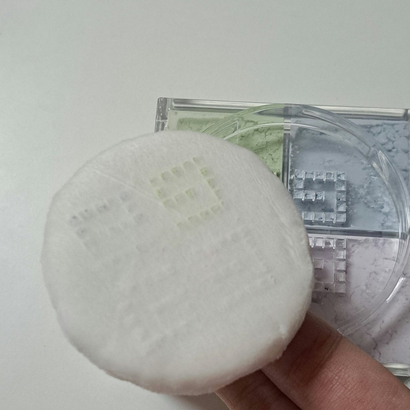 プリズム・リーブル/GIVENCHY/ルースパウダーを使ったクチコミ(6枚目)