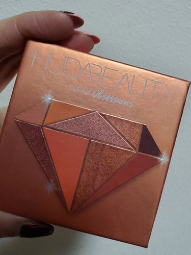 Obsessions Eyeshadow Palette/Huda Beauty/パウダーアイシャドウを使ったクチコミ（1枚目）