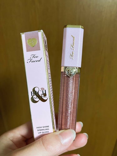 リッチ＆ダズリン ハイシャイン スパークリング リップグロス/Too Faced/リップグロスを使ったクチコミ（3枚目）