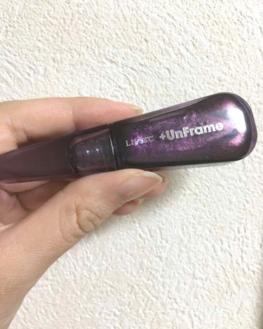 【今年最後のフローフシ】Lip38℃ shadow 
1600円(税抜き)

何気にフローフシの商品買うのって初めてなのですが、今年で最後というのと、偏光ラメがかわいすぎて買ってしまいました。
まだ残っ