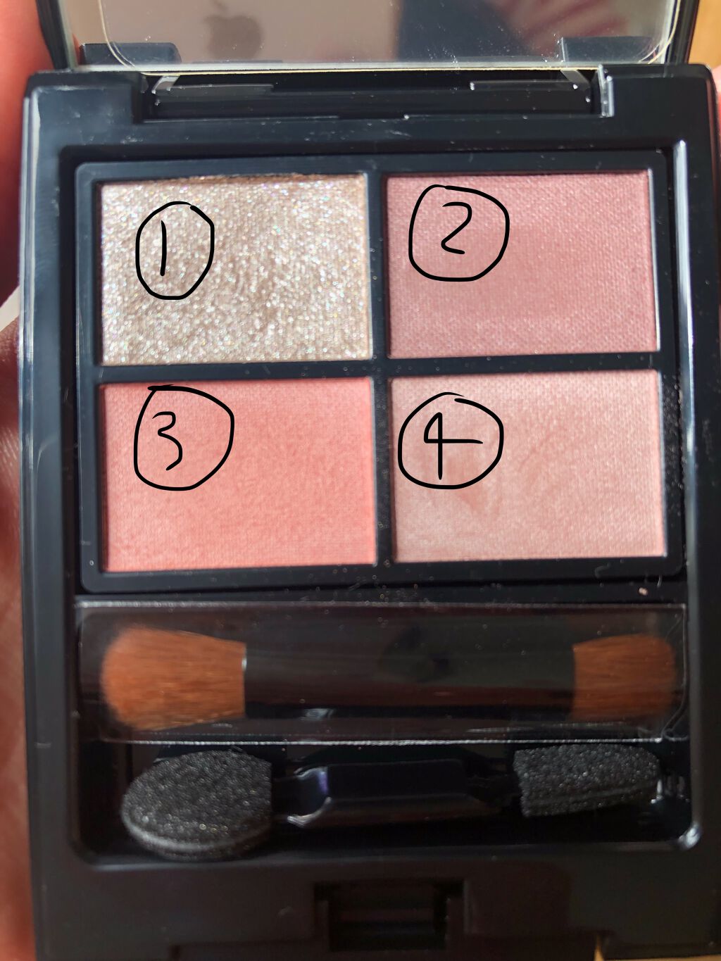 ミネラルクラッシィシャドー/エトヴォス/アイシャドウパレットを使ったクチコミ(4枚目)