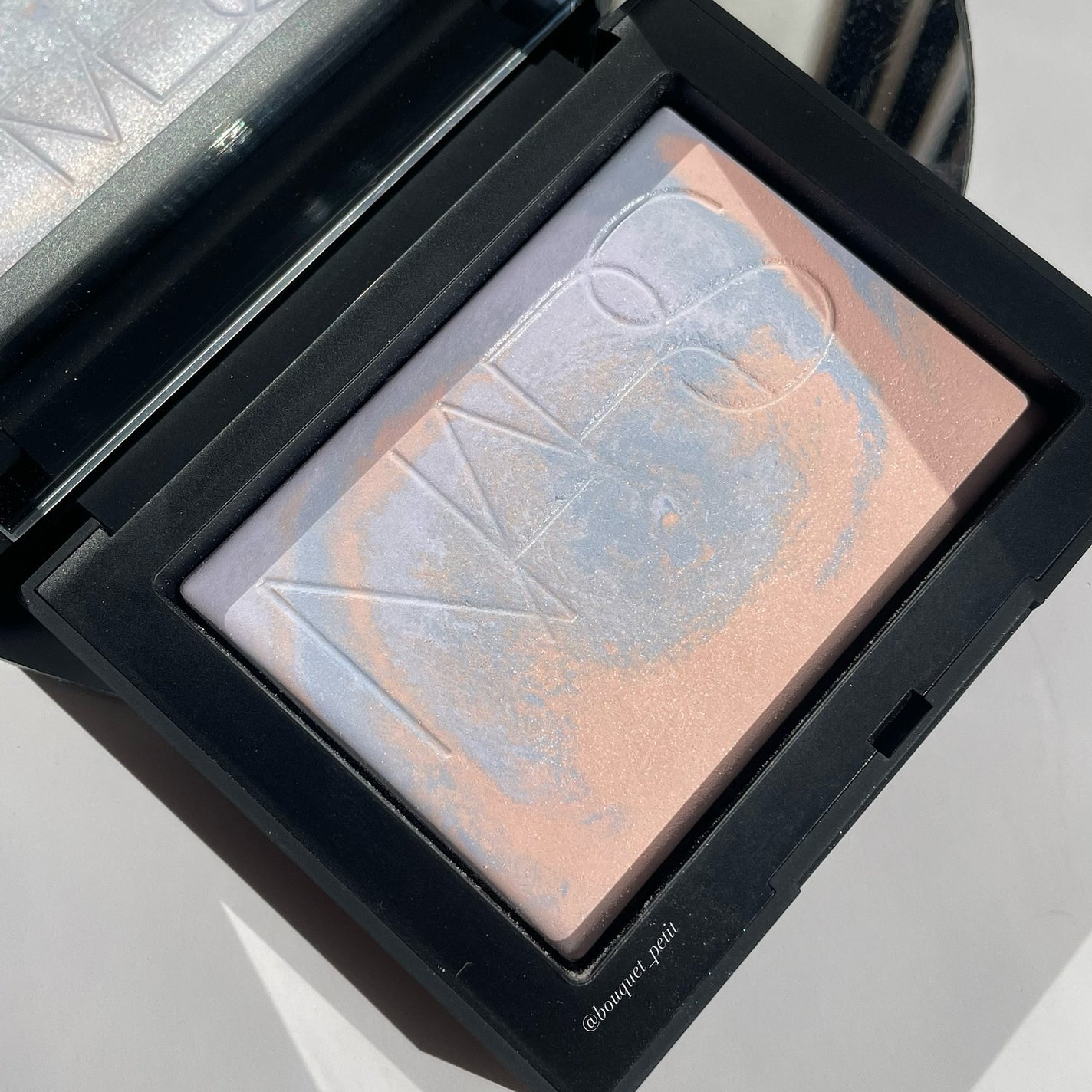 ライトリフレクティング プリズマティックパウダー/NARS/プレストパウダーを使ったクチコミ(2枚目)