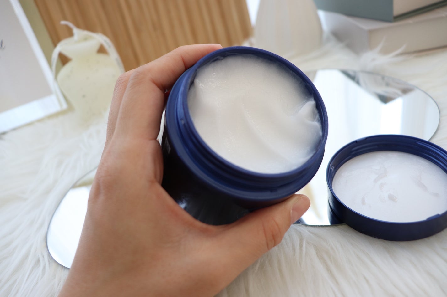 ニベア ロイヤルブルーボディクリーム うるおい密封ケア/ニベア/ボディクリームを使ったクチコミ(2枚目)