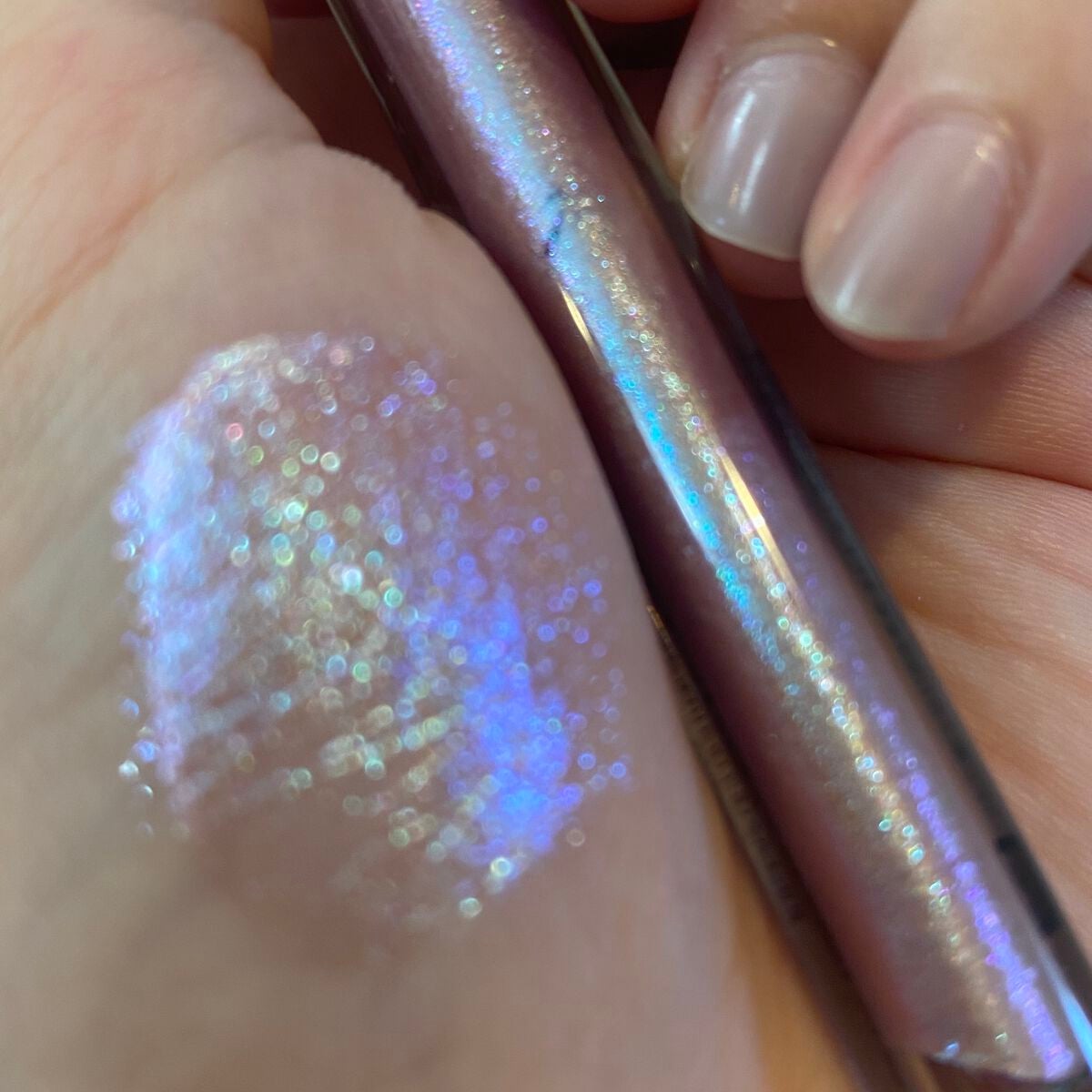 グリッターリキッドアイシャドウ/aZTK/リキッドアイシャドウを使ったクチコミ(5枚目)