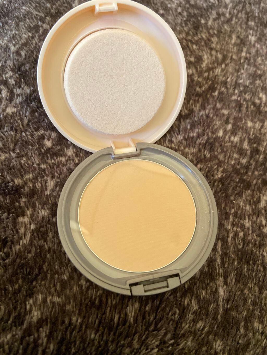 エッセンスBBパウダー ML(モイストラスティング)/毛穴パテ職人/プレストパウダーを使ったクチコミ(2枚目)