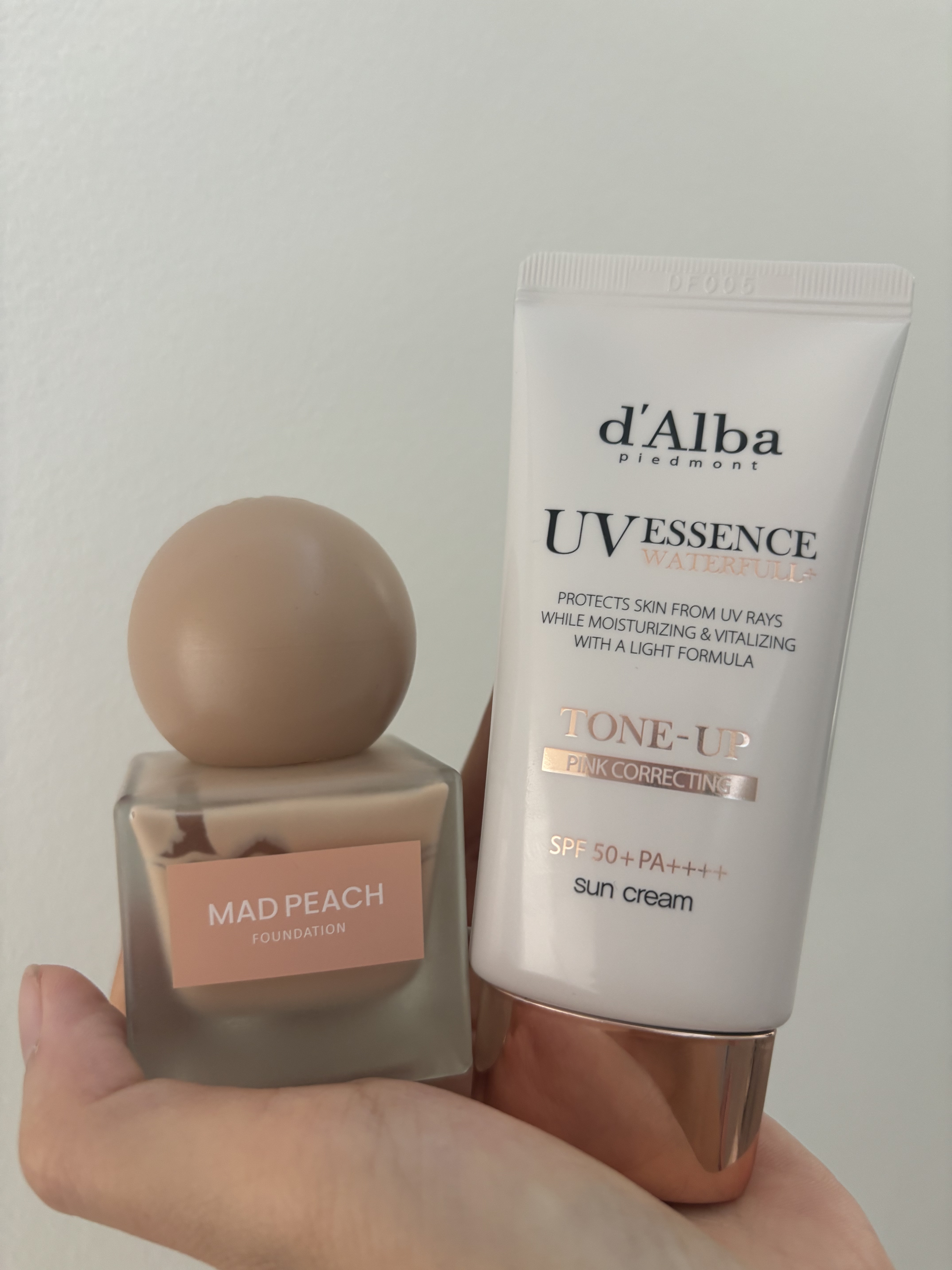 マッドピーチ スタイルフィットファンデーション 1.0 グローベージュ(GLOW BEIGE)/MAD PEACH/リキッドファンデーションを使ったクチコミ（1枚目）