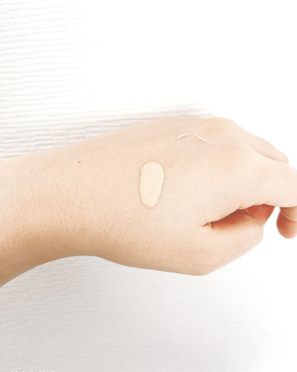 Dior プレステージ ホワイト ル プロテクター UV ミネラルのクチコミ「1年くらい悩んで思い切って購入した、Dior プレステージ ホワイト ル プロテクター UV .....」（2枚目）