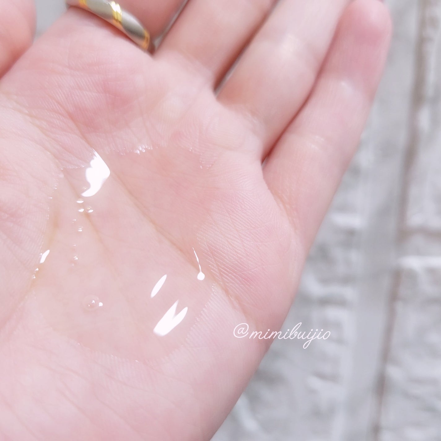 【サンリオ限定デザイン】ellips(エリップス)ヘアオイル シートタイプ8粒 (ピンク/ローズ&グリーンの香り)マイメロ/ellips/ヘアオイルを使ったクチコミ(3枚目)