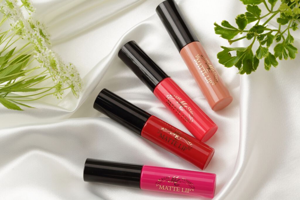 MCマットリップグロス MAGIC CLOSET