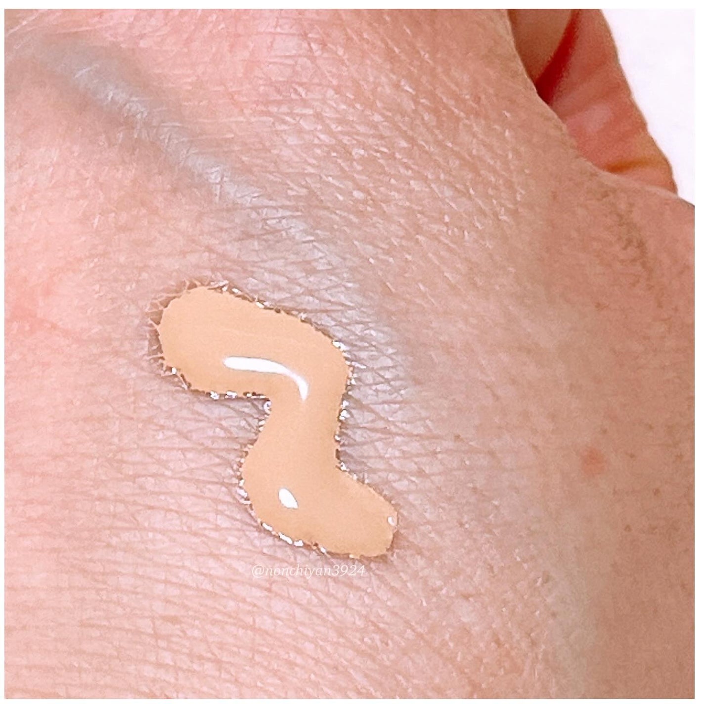 リキッドファンデーション/media luxe/リキッドファンデーションを使ったクチコミ(2枚目)