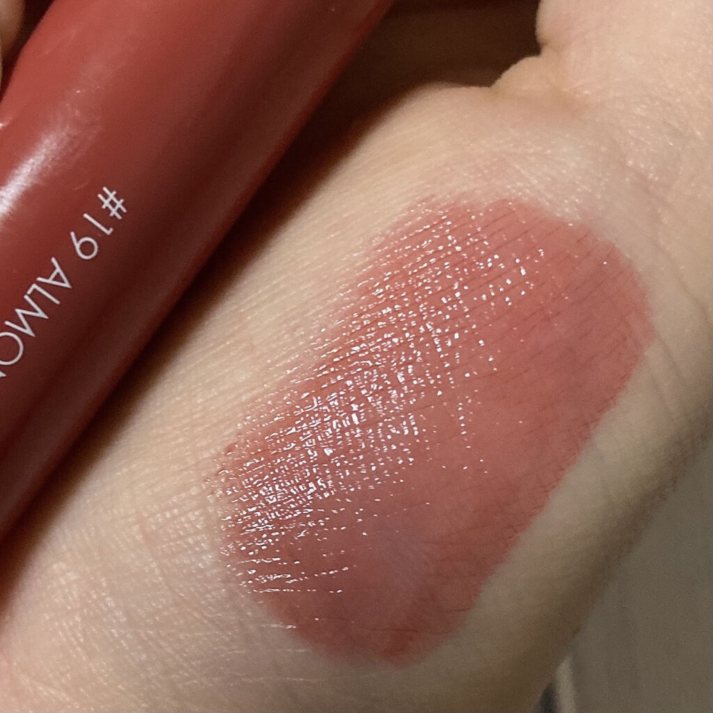 ジューシーラスティングティント 19 アーモンドローズ(ALMAND ROSE)/rom&nd/リップティントを使ったクチコミ（2枚目）