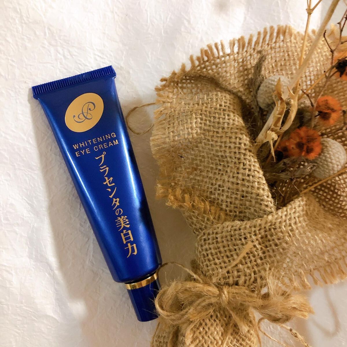 乾燥肌の私はシワになりやすい体質で
保湿がとっても大事です😢
特にシワの代表とも言える
目尻とほうれい線が気になってました😂
笑うとそういうところに年齢出るよね😳！！
それだけ笑ってきた証拠とも言えるけど、普通に言い訳😑笑

だ！か