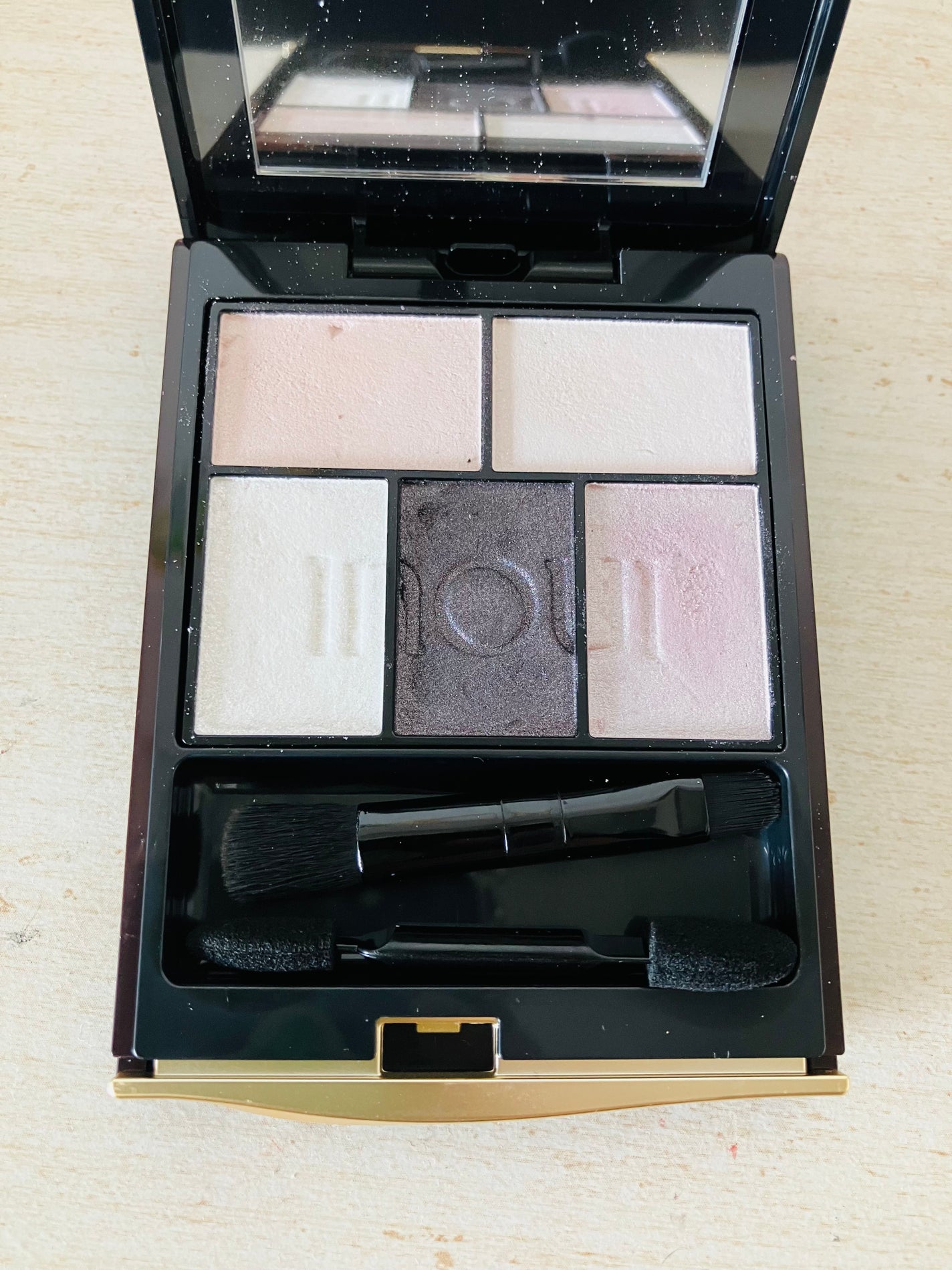 インウイ アイズ/INOUI/アイシャドウパレットを使ったクチコミ(1枚目)