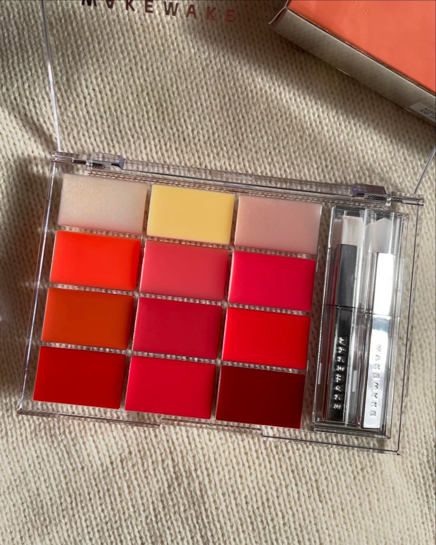 グロウコントゥアリングハイライターパレット/wakemake/パウダーハイライトを使ったクチコミ(2枚目)