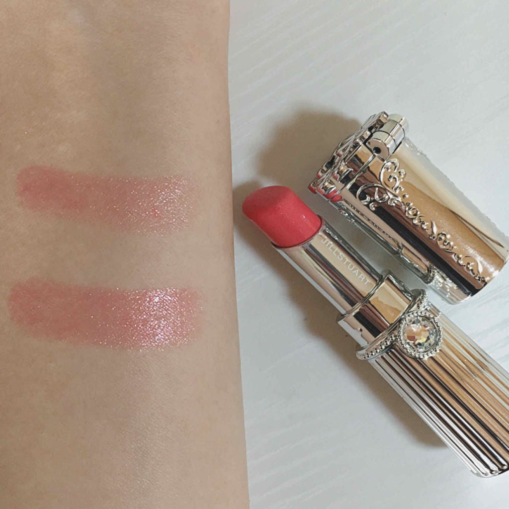 のび on LIPS 「写真2枚目の上段は1度塗りで下段は2度塗りですが重ねてもしっか..」(2枚目)