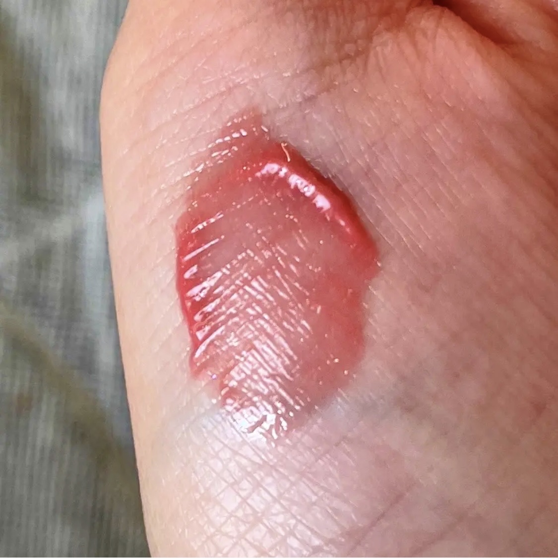 アンドバイロムアンド　グラッシーボムティント/&amp;nd by rom&amp;nd/リップティントを使ったクチコミ（3枚目）