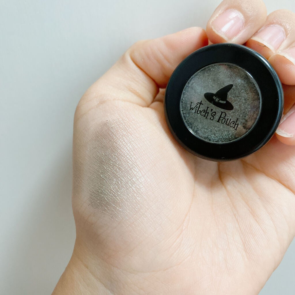 セルフィーフィックスピグメント/Witch's Pouch/単色アイシャドウを使ったクチコミ(5枚目)