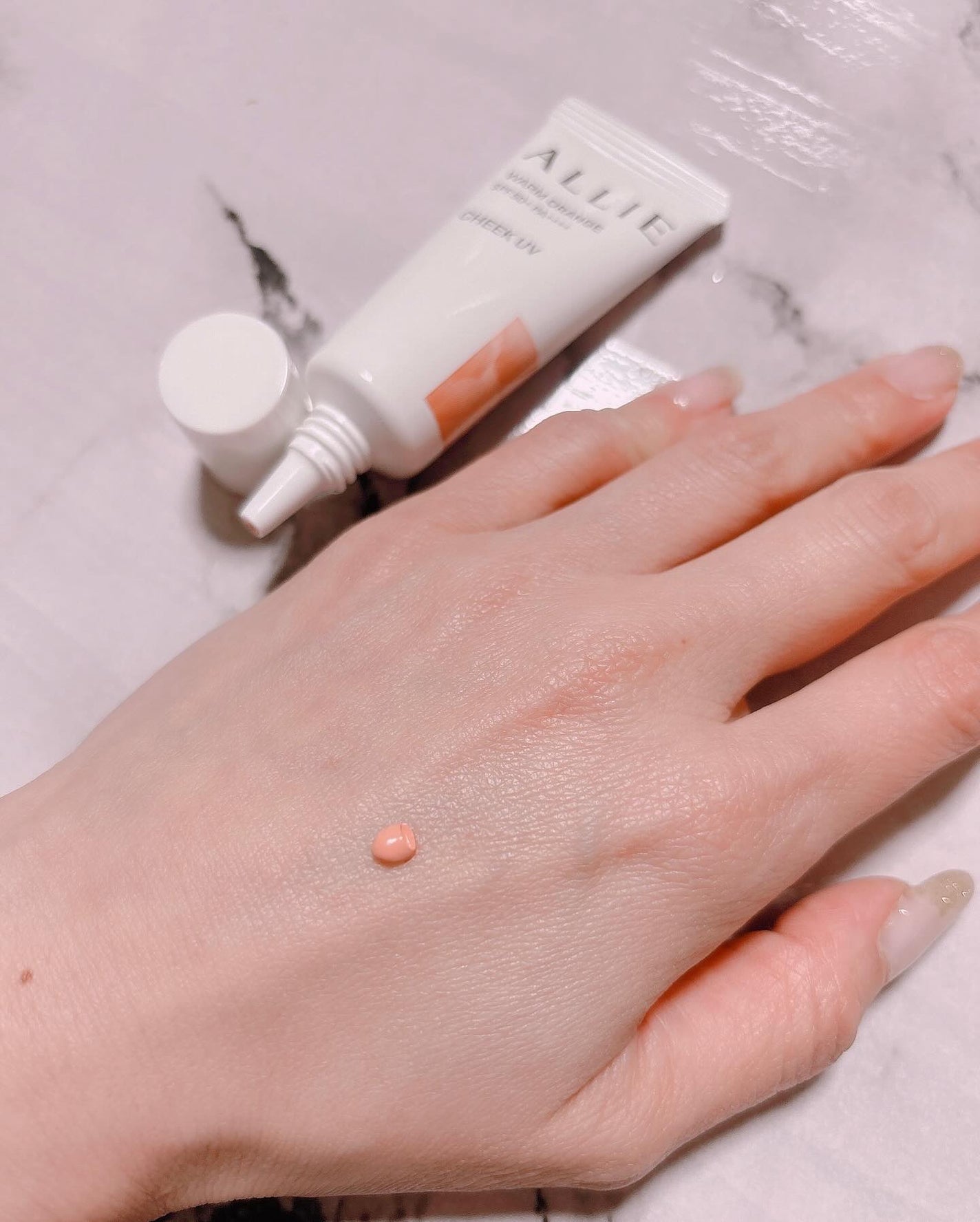 cherry on LIPS 「ALLIE様のプロモーションに参加中🩷昨年話題になり、ベストコ..」(4枚目)