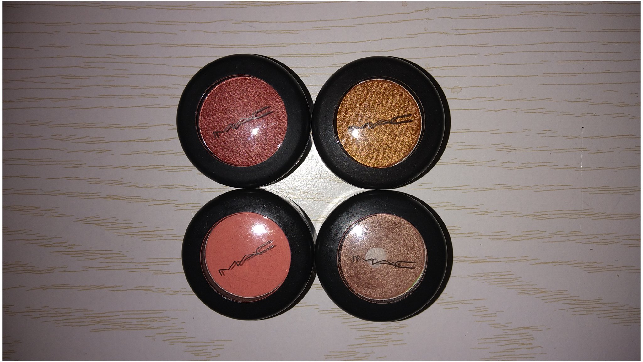 スモール アイシャドウ/M・A・C/単色アイシャドウを使ったクチコミ（1枚目）