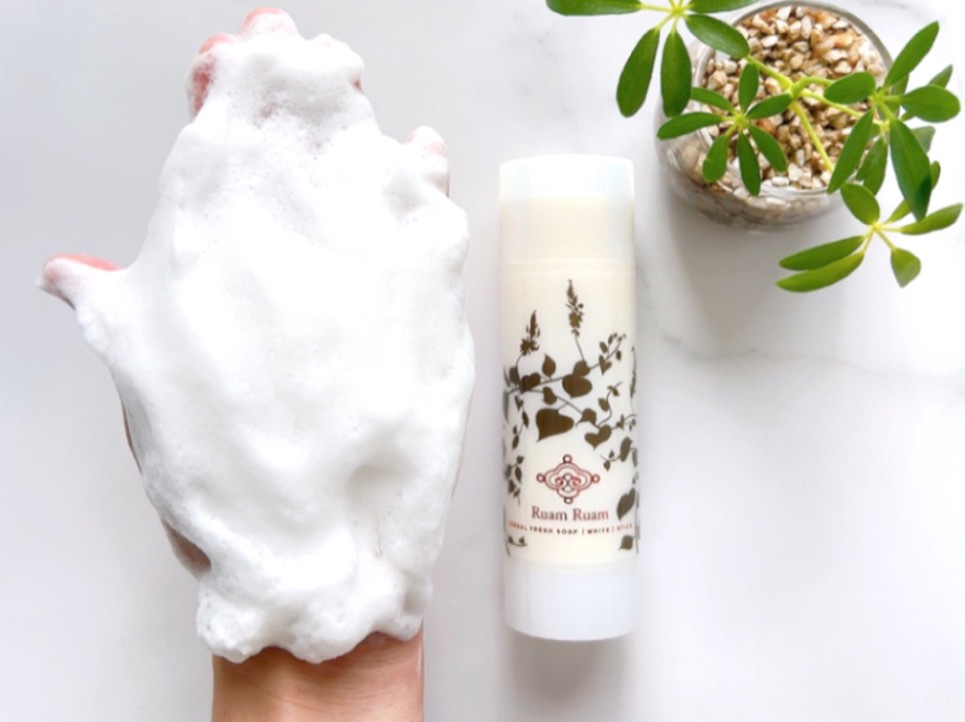 生せっけん スティック [ホワイト] オリジナル/Ruam Ruam/洗顔石鹸を使ったクチコミ（3枚目）