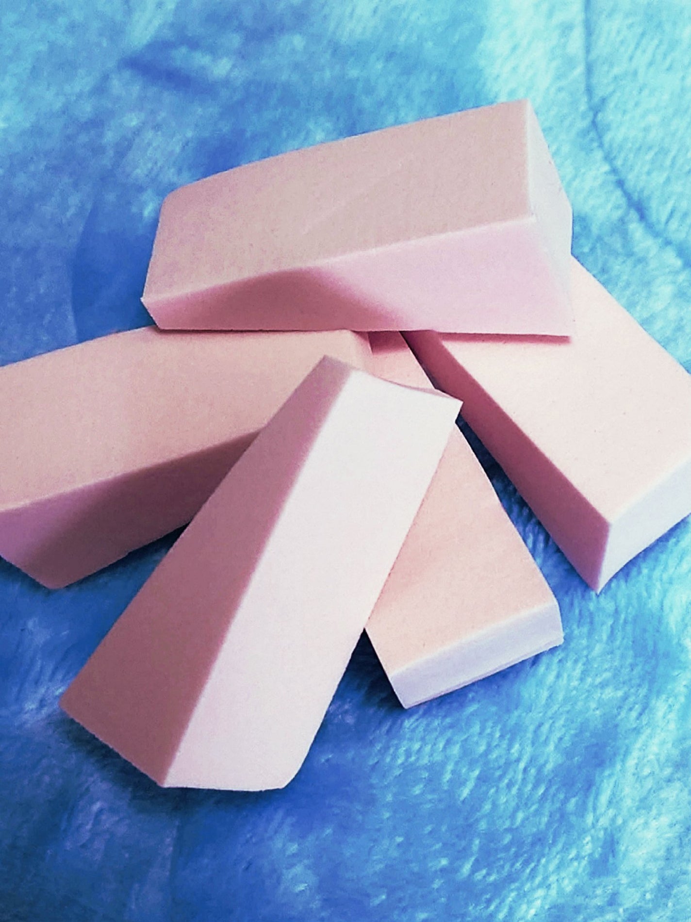 メイクアップスポンジ(バリューパック ウェッジ型 30個)/DAISO/パフ・スポンジを使ったクチコミ(3枚目)