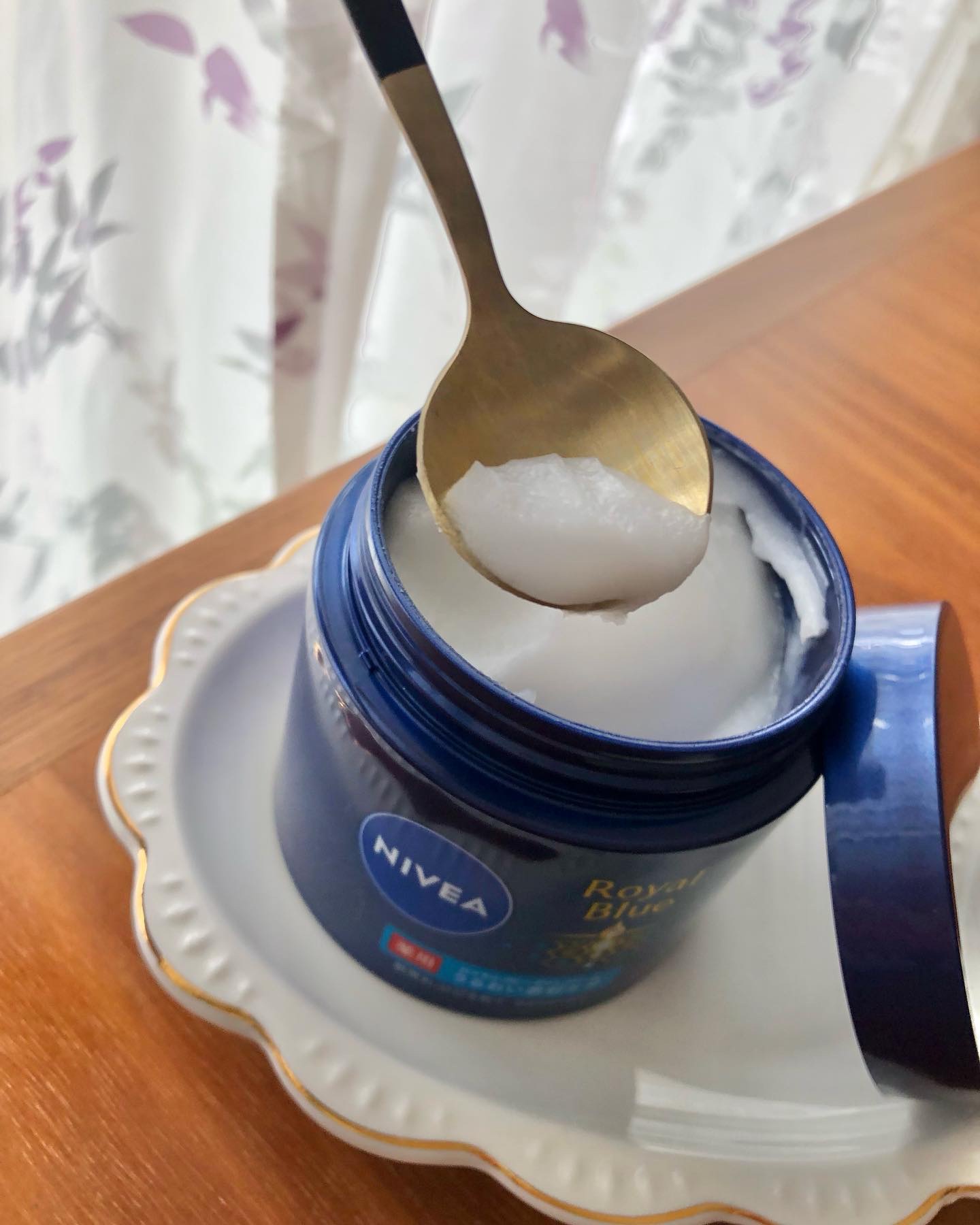 ニベア ロイヤルブルーボディクリーム うるおい密封ケア/ニベア/ボディクリームを使ったクチコミ（2枚目）