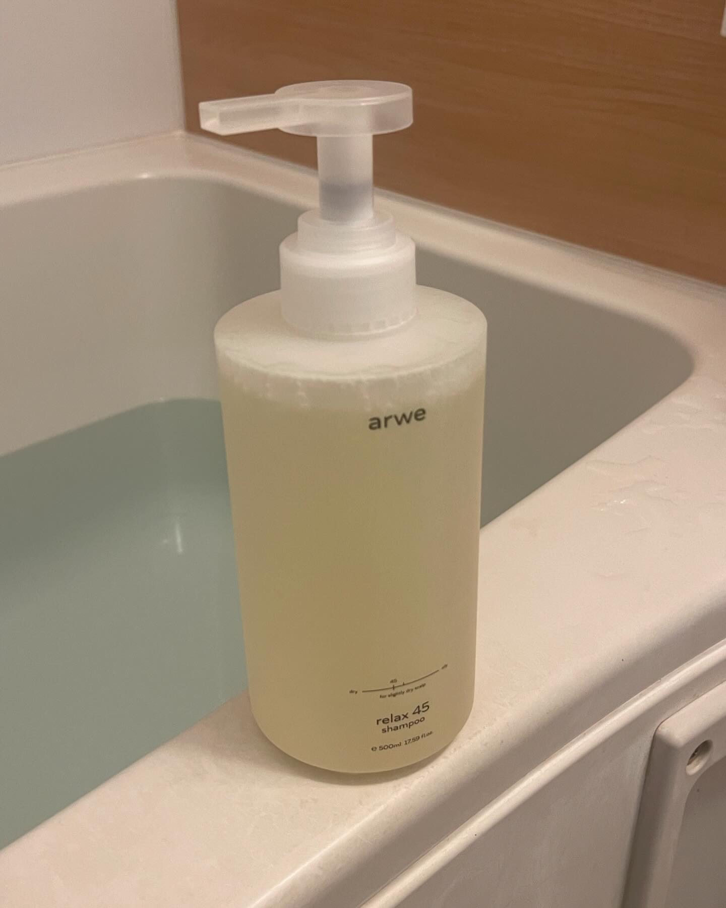 arwe リラックス45シャンプーのクチコミ「@chictrendbeauty ＼大人かわいいを目指している流行りに敏感な27歳OLがお届け.....」（3枚目）