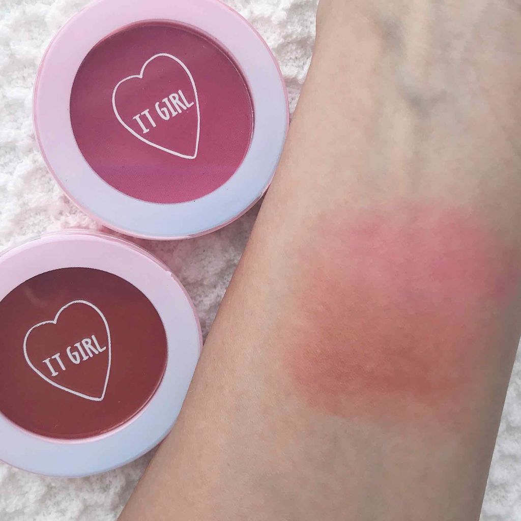 ダイソー×IT GIRL アイシャドウ/DAISO/単色アイシャドウを使ったクチコミ（2枚目）