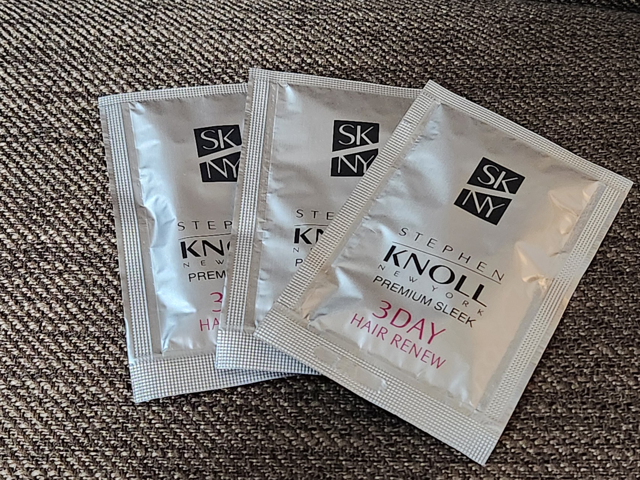 プレミアムスリーク 3デイ ヘアリニュー/スティーブンノル ニューヨーク/洗い流すヘアトリートメントを使ったクチコミ（3枚目）