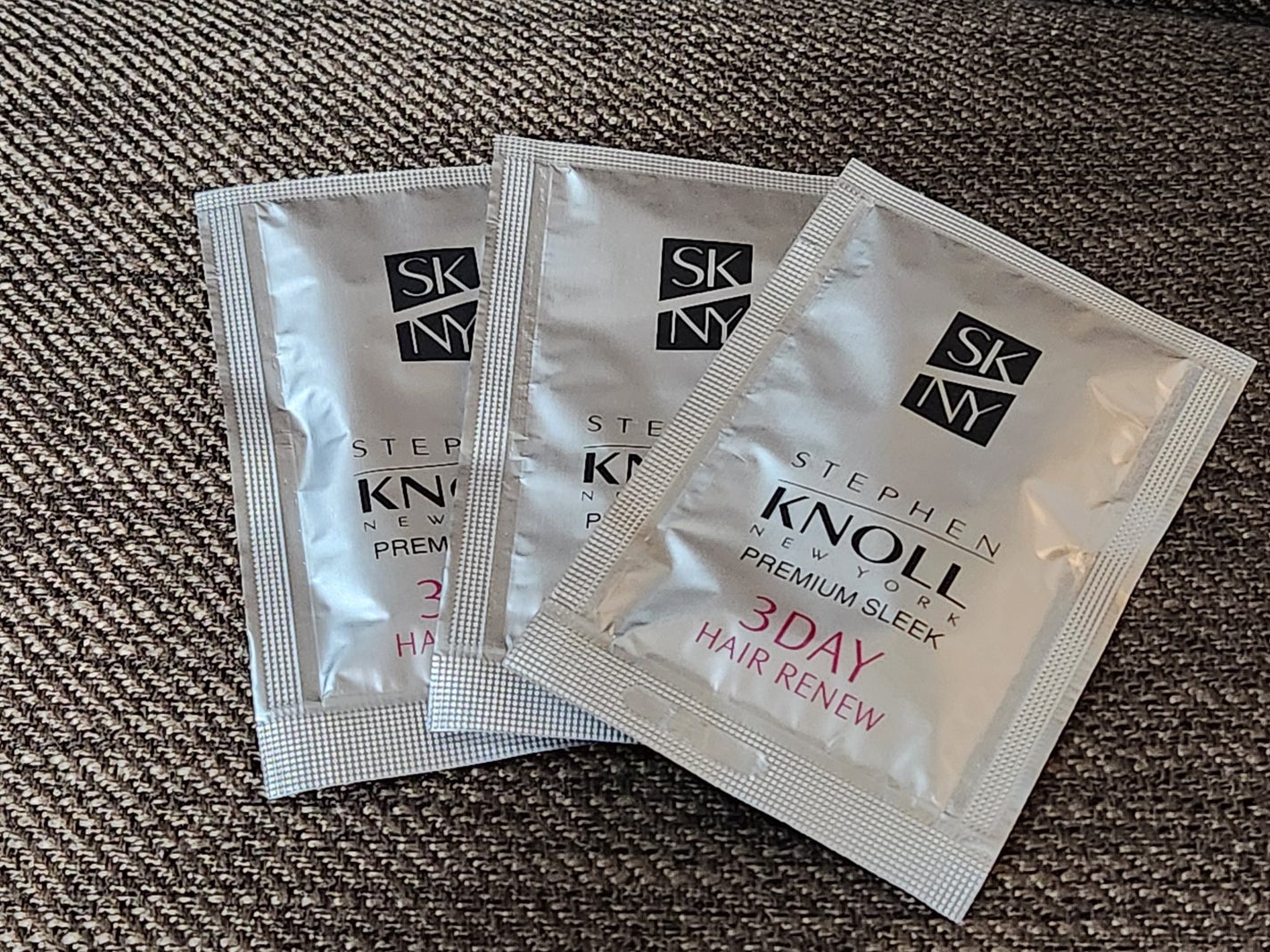 プレミアムスリーク 3デイ ヘアリニュー/スティーブンノル ニューヨーク/洗い流すヘアトリートメントを使ったクチコミ(3枚目)