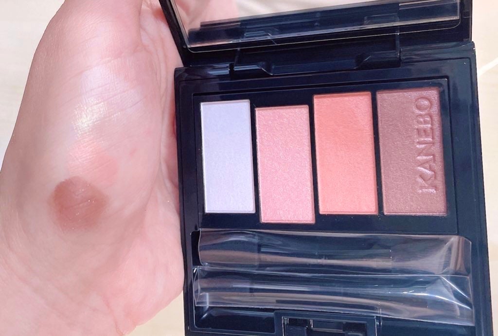 カラードシャドウ/KANEBO/アイシャドウパレットを使ったクチコミ(3枚目)