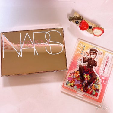 NARS 
オン ザ ビーチ チークパレット🌞🌴🌺✨

アイコニックなピーチピンクシェードのOrgasmにインスパイアされ太陽にキスされたかのような健康的なコーラルや、ゴールドトーンの計６シェードを詰め