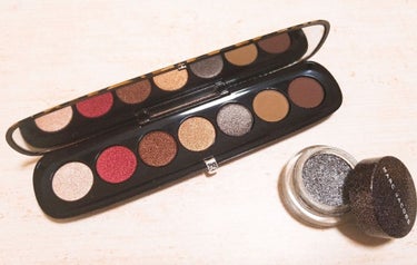 EYE-CONIC  STEEL MULTI-FINISH  EYESHADOW  PALETTE/MARC JACOBS BEAUTY/パウダーアイシャドウを使ったクチコミ（2枚目）