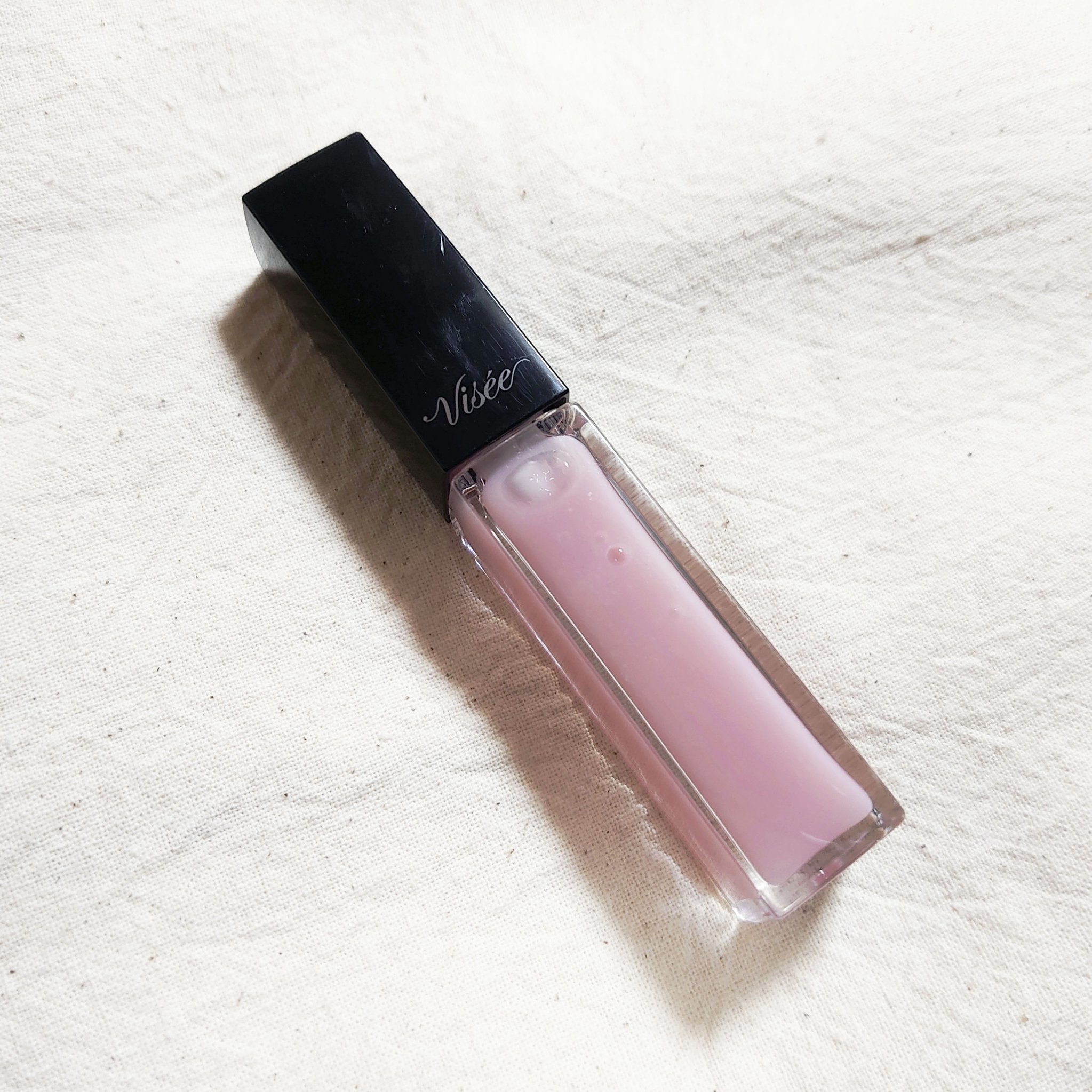 Visée(ヴィセ)
エッセンス リッププランパー
SP001 シアーピンク

バズってて気になったので買ったけど、思ったよりプランプ効果は無くなんでこんなに人気なのか分かりませんでした…🙇

唇のふっくら感は、塗る前と後で違いがあまり分