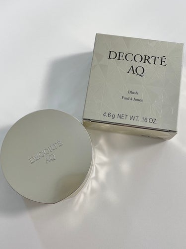 みんなに聞かれる！ツヤツヤ🍑多幸感チーク

DECORTÉ AQ ブラッシュ07
チークはずっとプチプラを使っていましたが
こちらに出会ってから感動しました🥹
絶対失敗しないと言っても過言でない自然な
