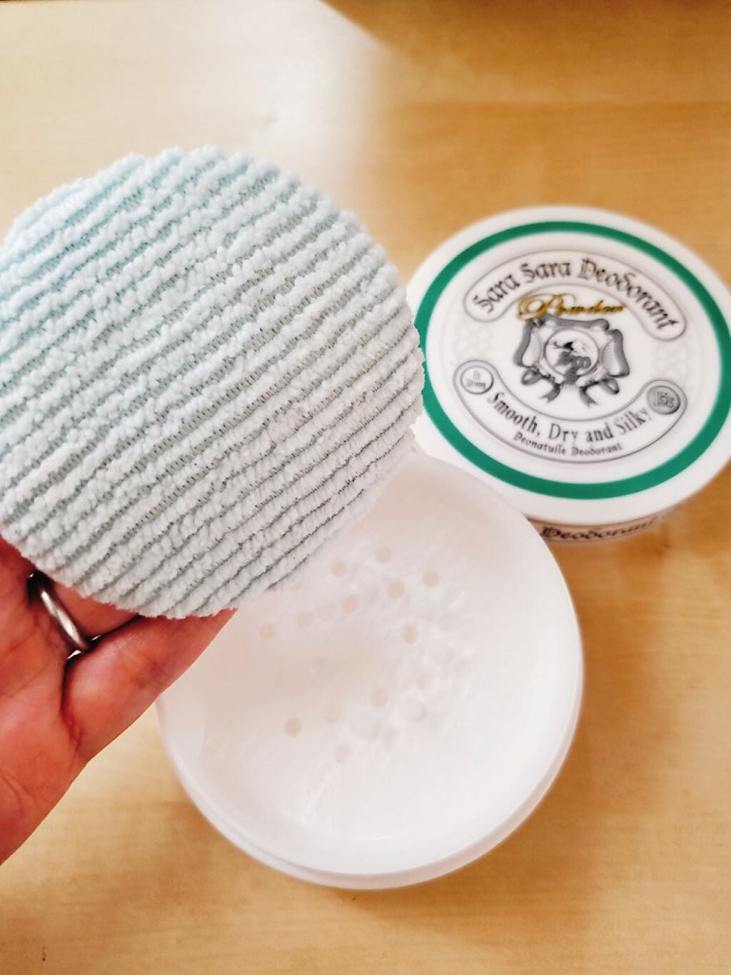 薬用さらさらデオドラントパウダー/デオナチュレ/デオドラント・制汗剤を使ったクチコミ(5枚目)