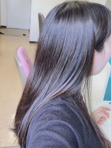 絶えないヘアケアの悩み…髪のうねり…前髪…湿気…毛羽立ち…広がり…パサつき……はぁ。と直毛の人を羨み続けて10年以上😂
調子が悪い日もありますが最近はやっと自分の髪との付き合い方が分かってきました✨
た