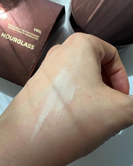 VeilTranslucentSettingPowder/HOURGLASS/プレストパウダーを使ったクチコミ(2枚目)