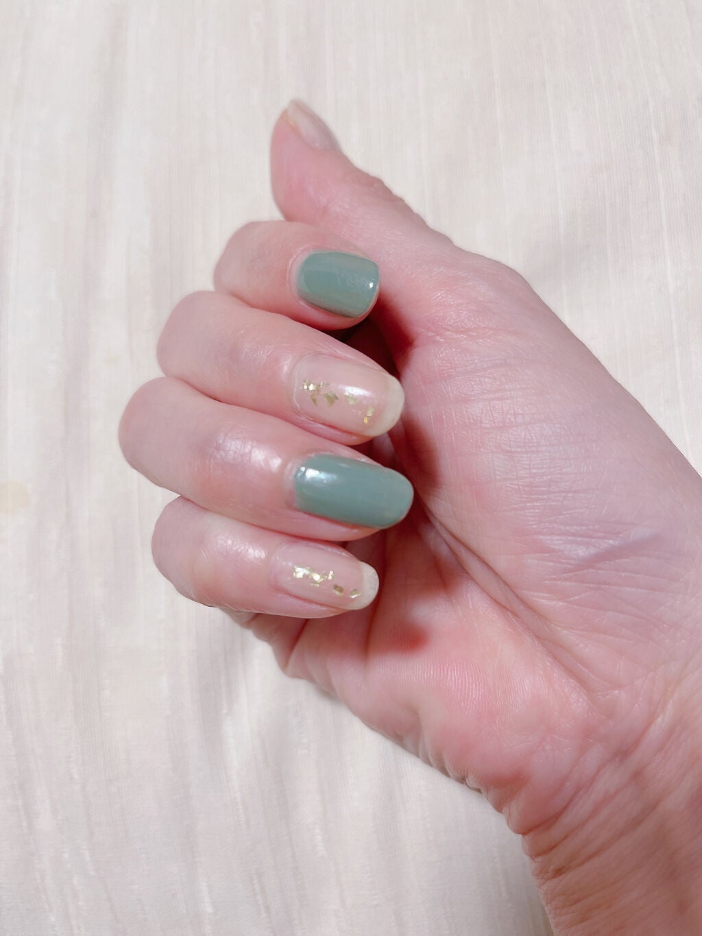 カラフルネイルズ/キャンメイク/マニキュアを使ったクチコミ(2枚目)