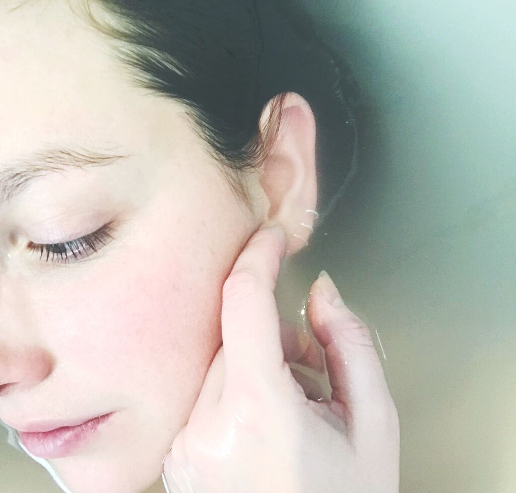 日焼け止めの落とし方!肌ケア方法やクレンジングアイテムも紹介【顔・体用】のサムネイル