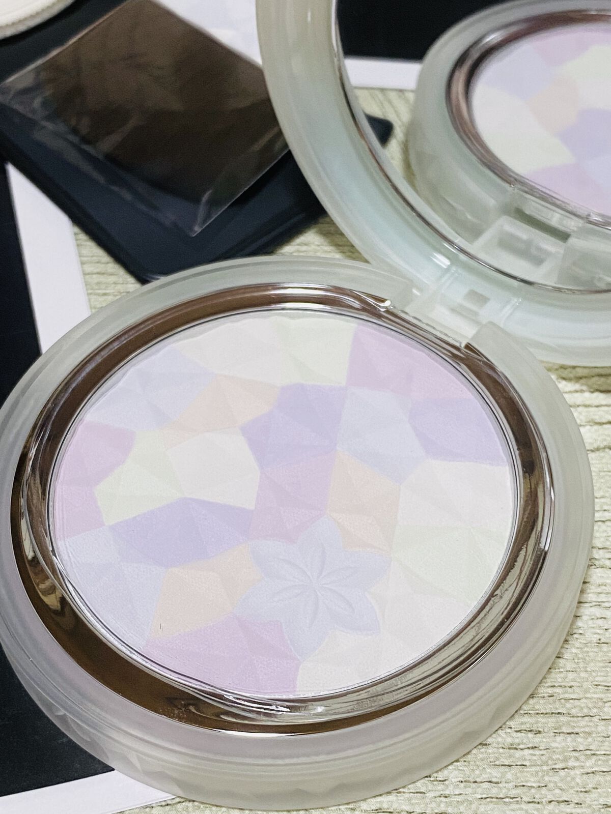 ＡＱ　オーラ リフレクター/DECORTÉ/プレストパウダーを使ったクチコミ（3枚目）