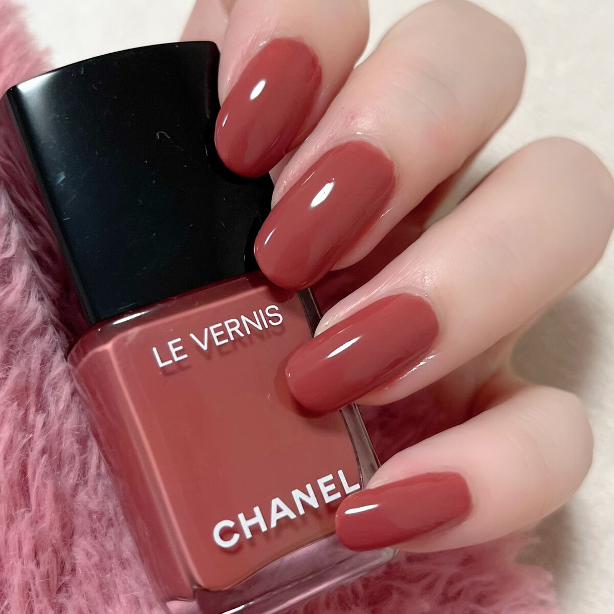 ヴェルニ ロング トゥニュ 945 エモシオン＜数量限定色＞/CHANEL/マニキュアを使ったクチコミ（1枚目）