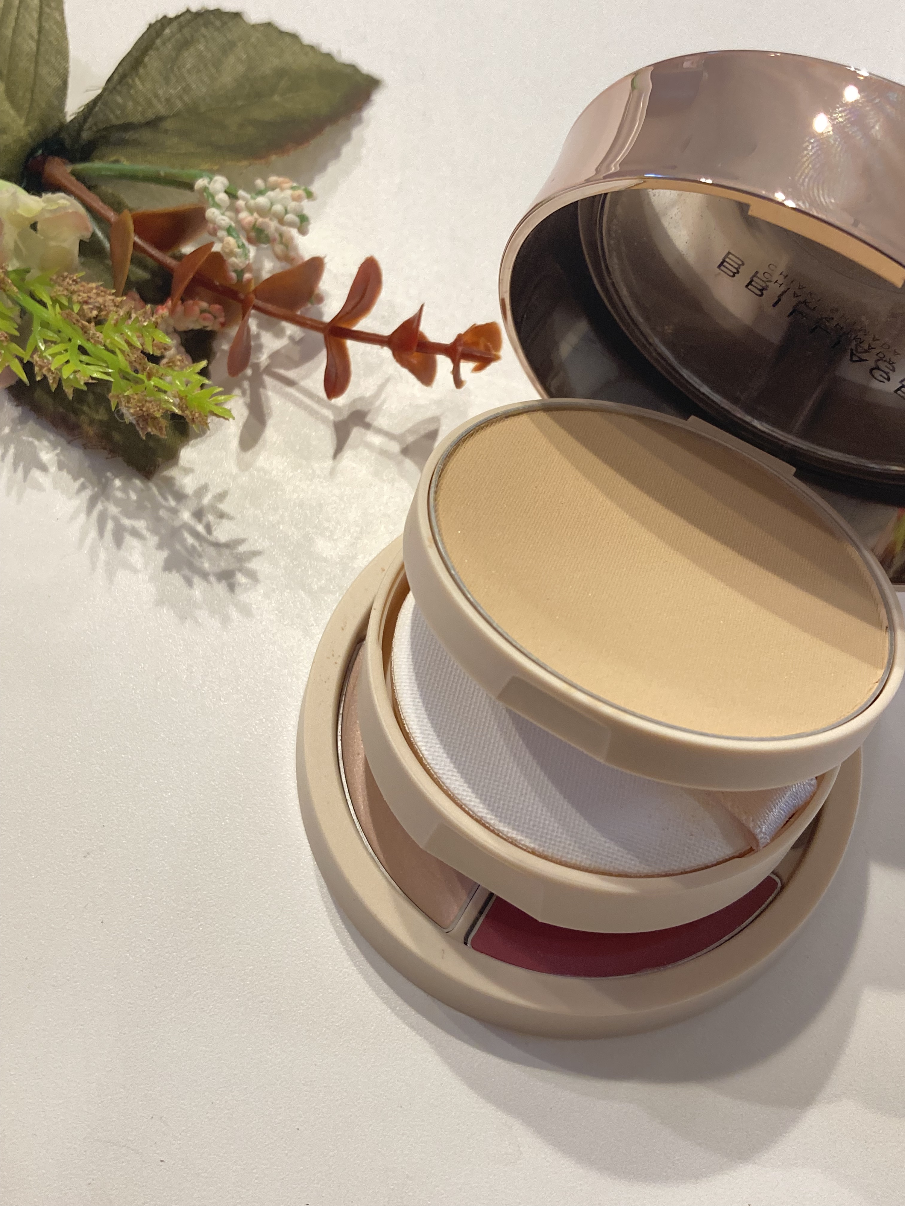 パウダリーファンデーション オーセンティックウーマン ダズリング スキン 20/ブリリアージュ/パウダーファンデーションを使ったクチコミ（1枚目）